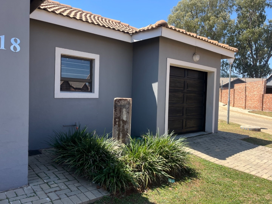 2 Bedroom Property for Sale in Waterberry Estate North West